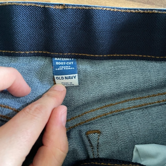 Old navy maternity low panel bootcut jeans - Picture 4 of 6